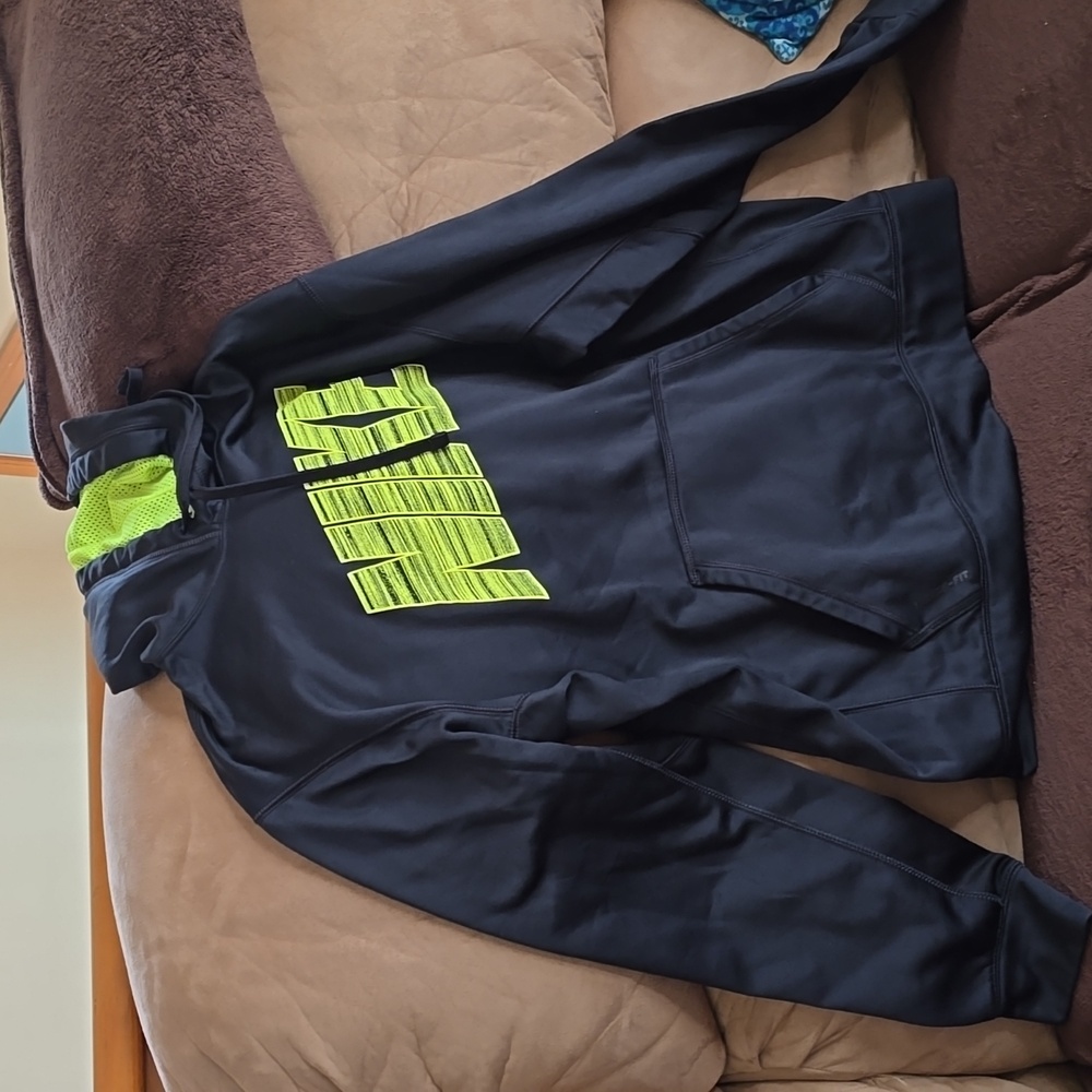 NIKE Thermal Hoodie sz L